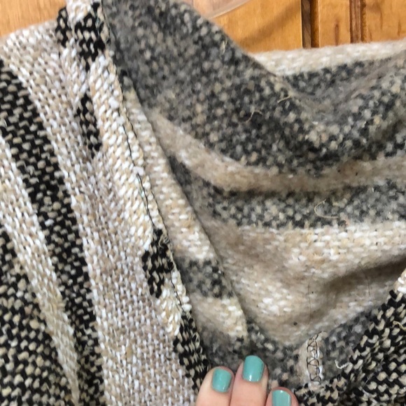 Mexican poncho!! - Picture 3 of 3